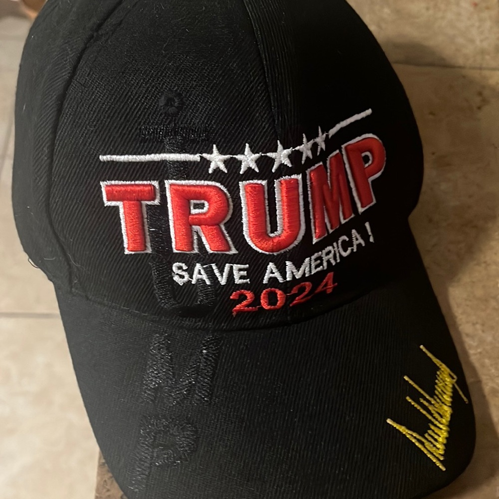 Trump hat